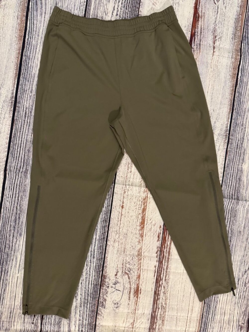 Lululemon Everlux High-Rise Jogger Zippered Ankle Olive Green LW5FAYS Pants